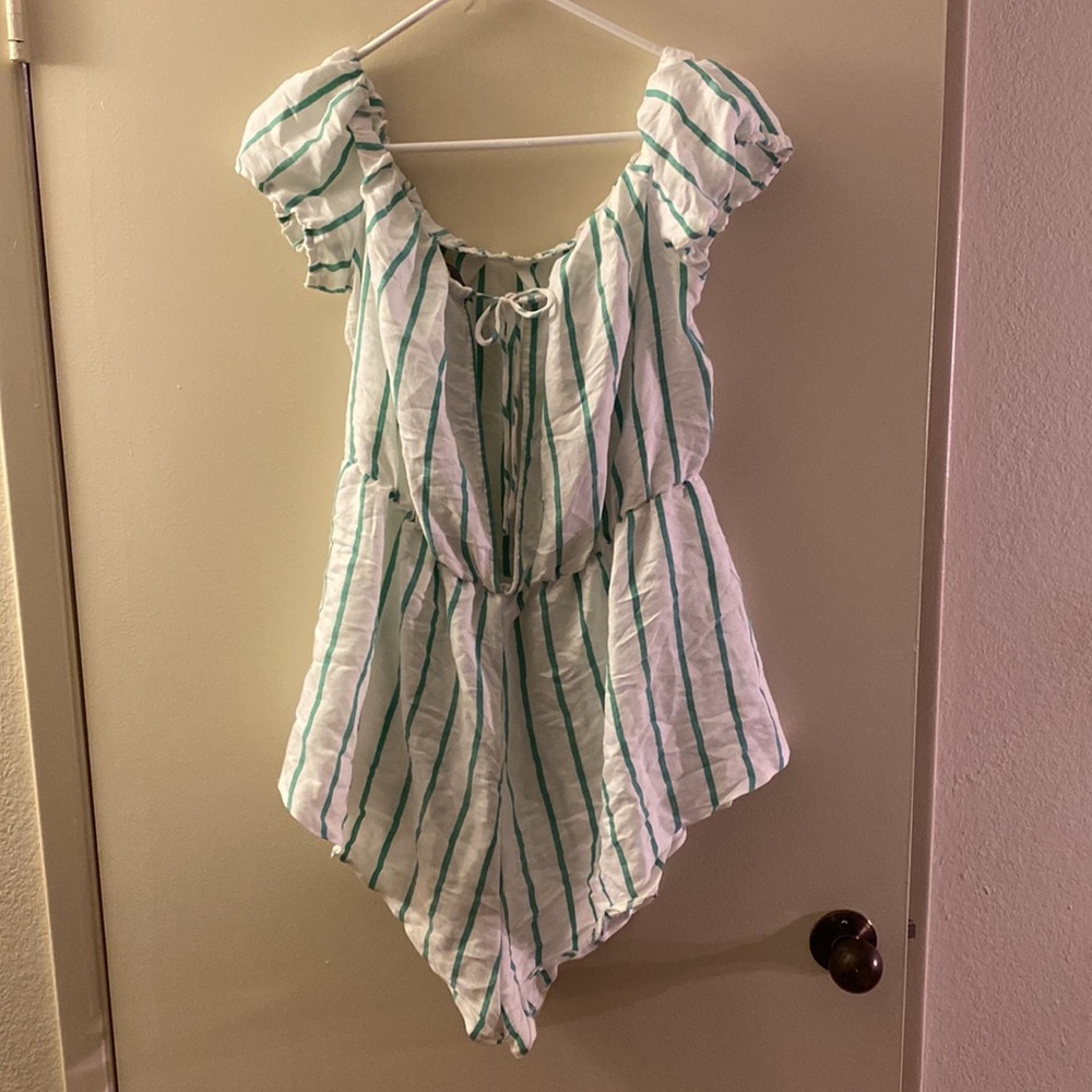 Off Shoulder Romper - Picture 3 of 5